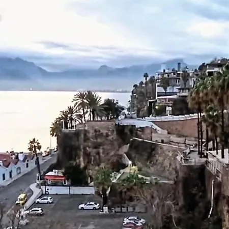 Tarihi Kaleici Muethis Lokasyon 2+1 Uygun Fiyat *