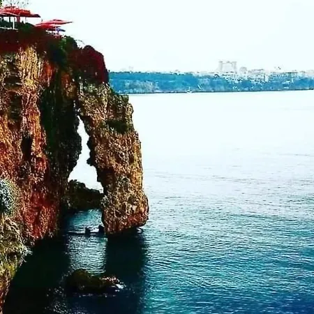 Tarihi Kaleici Muethis Lokasyon 2+1 Uygun Fiyat Apartment